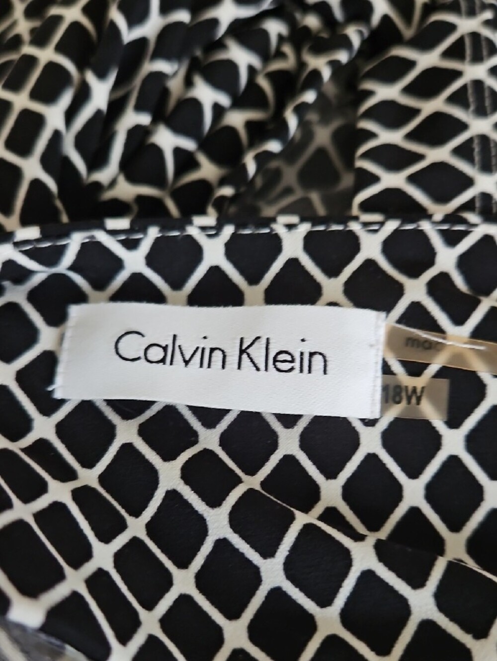 Calvin Klein Black and White Geometric Midi Wrap Dress - Picture 5 of 6